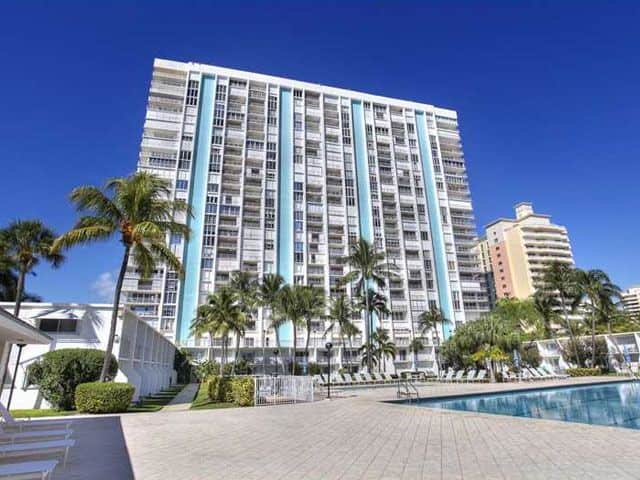 Casa del Mar Building Image